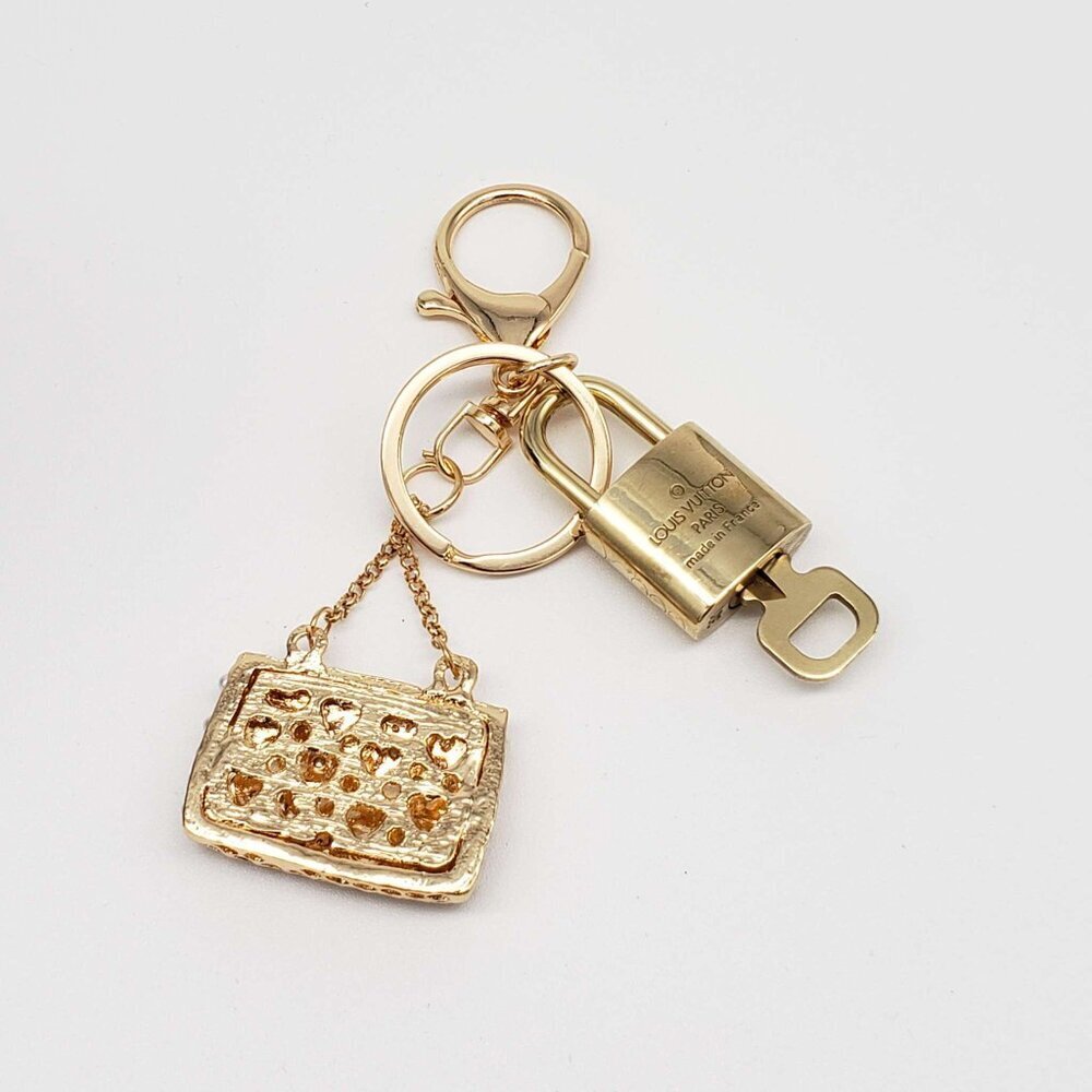 Louis Vuitton Authentic Gold Padlock 🔒 Key + Unbranded Keychain Bag Charm - Picture 3 of 8